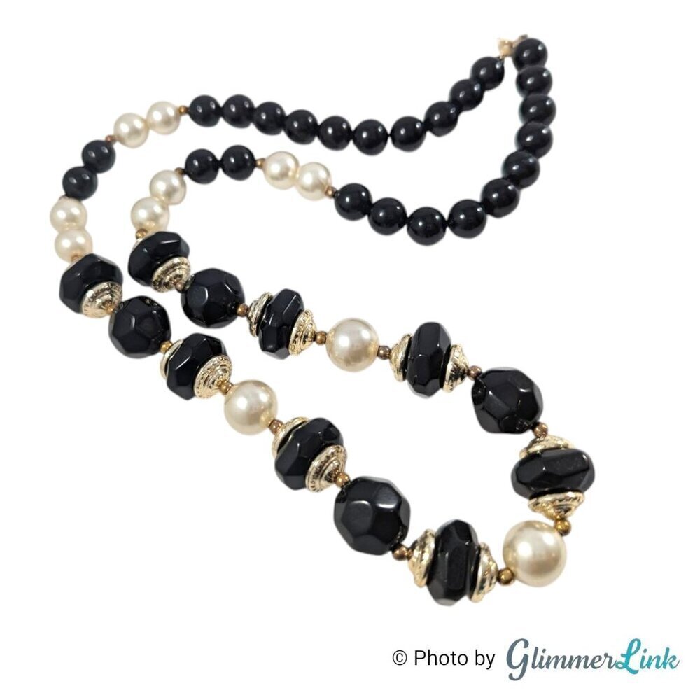 Vintage Black & White Faux Pearl Plastic Lucite Multi Beaded Gold Tone Necklace